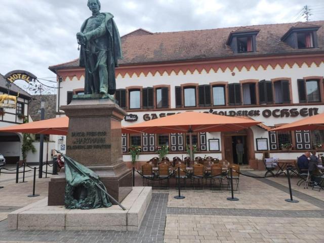 Hotel Zum Goldenen Ochsen Maikammer Buitenkant foto