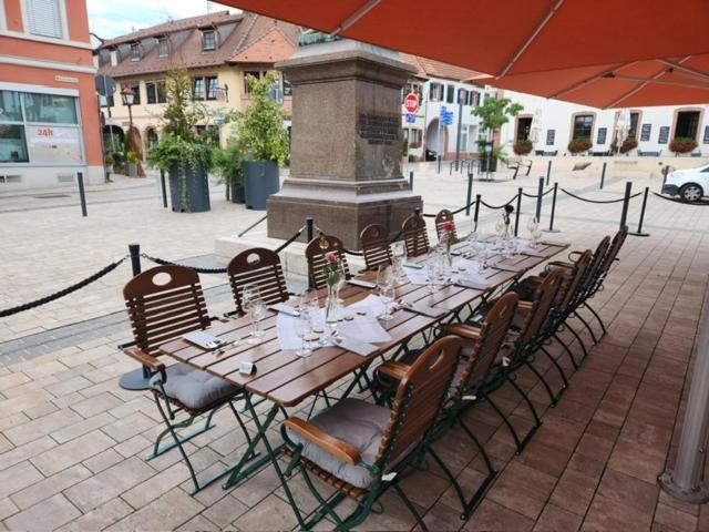 Hotel Zum Goldenen Ochsen Maikammer Buitenkant foto