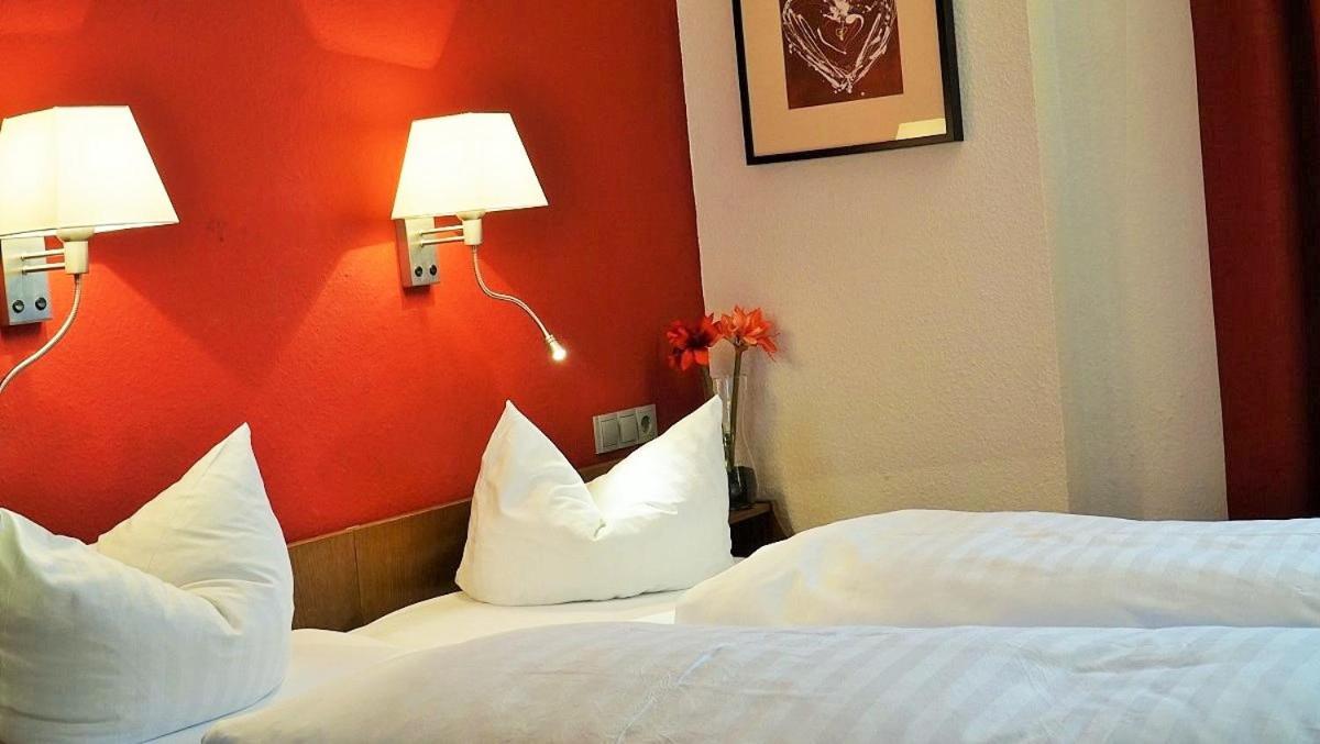 Hotel Zum Goldenen Ochsen Maikammer Buitenkant foto