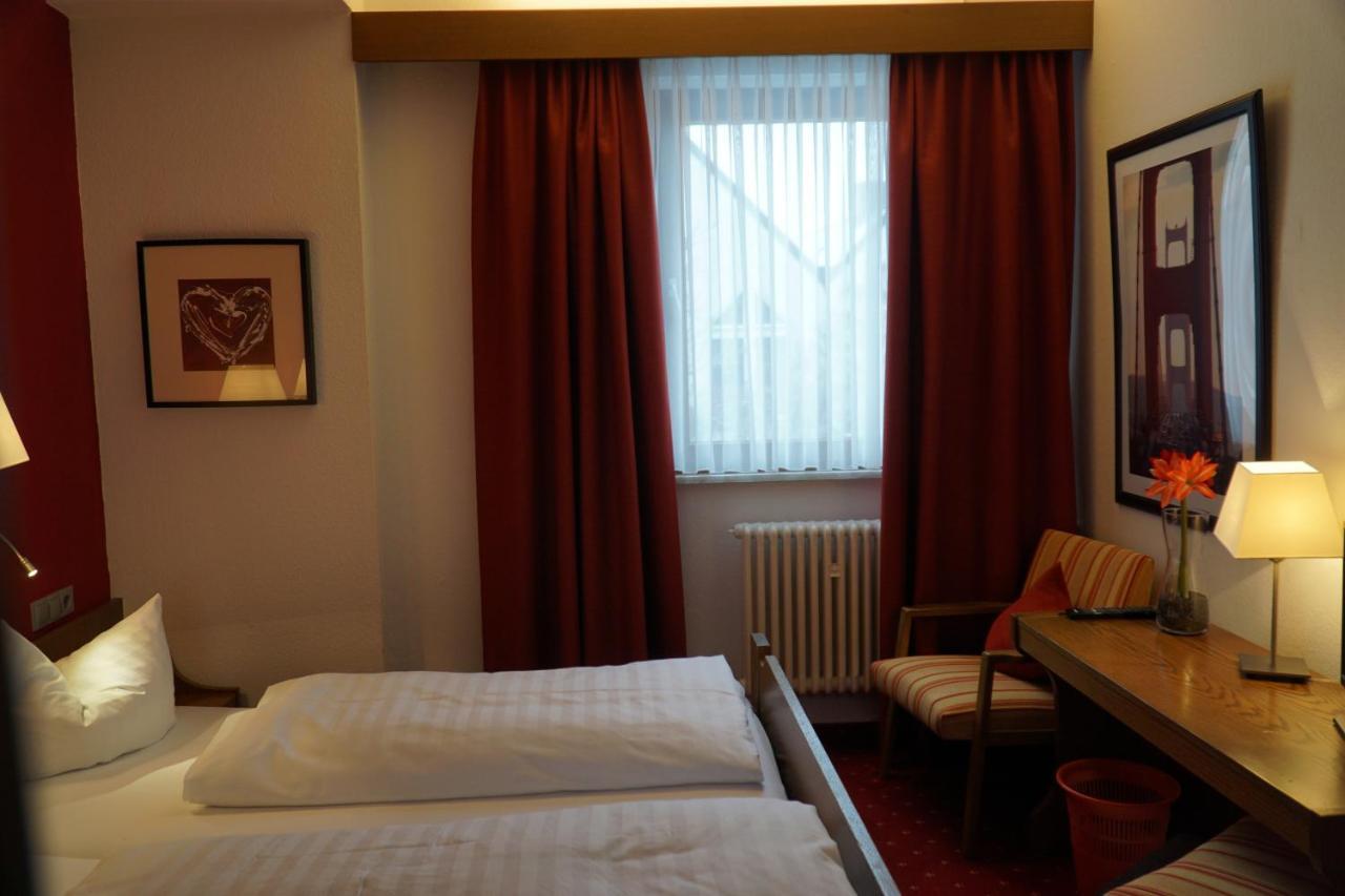 Hotel Zum Goldenen Ochsen Maikammer Buitenkant foto