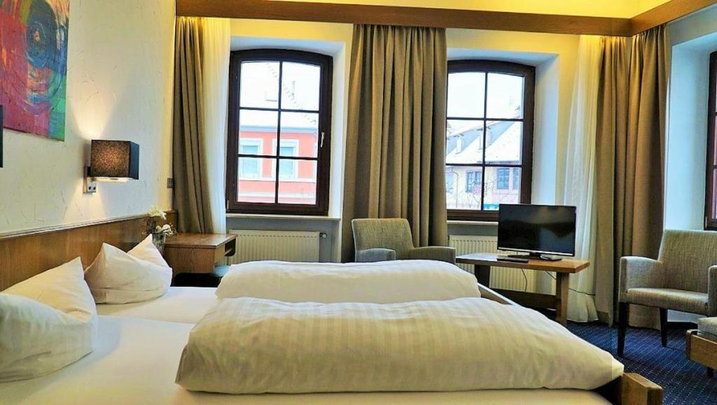 Hotel Zum Goldenen Ochsen Maikammer Buitenkant foto